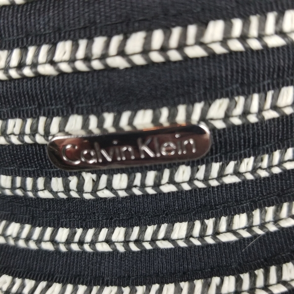 Calvin Klein floppy beach hat - Picture 2 of 9